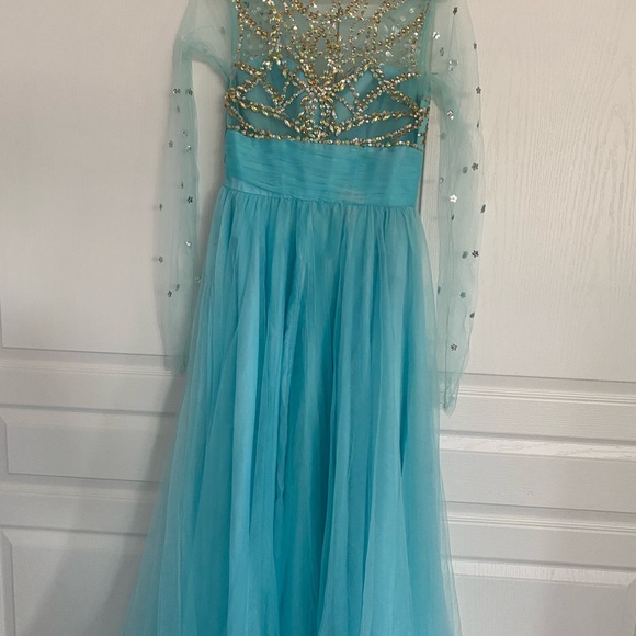 Wedding dress - Picture 3 of 6